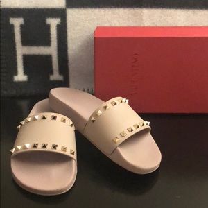 Valentino rockstud slippers nude 40 slides